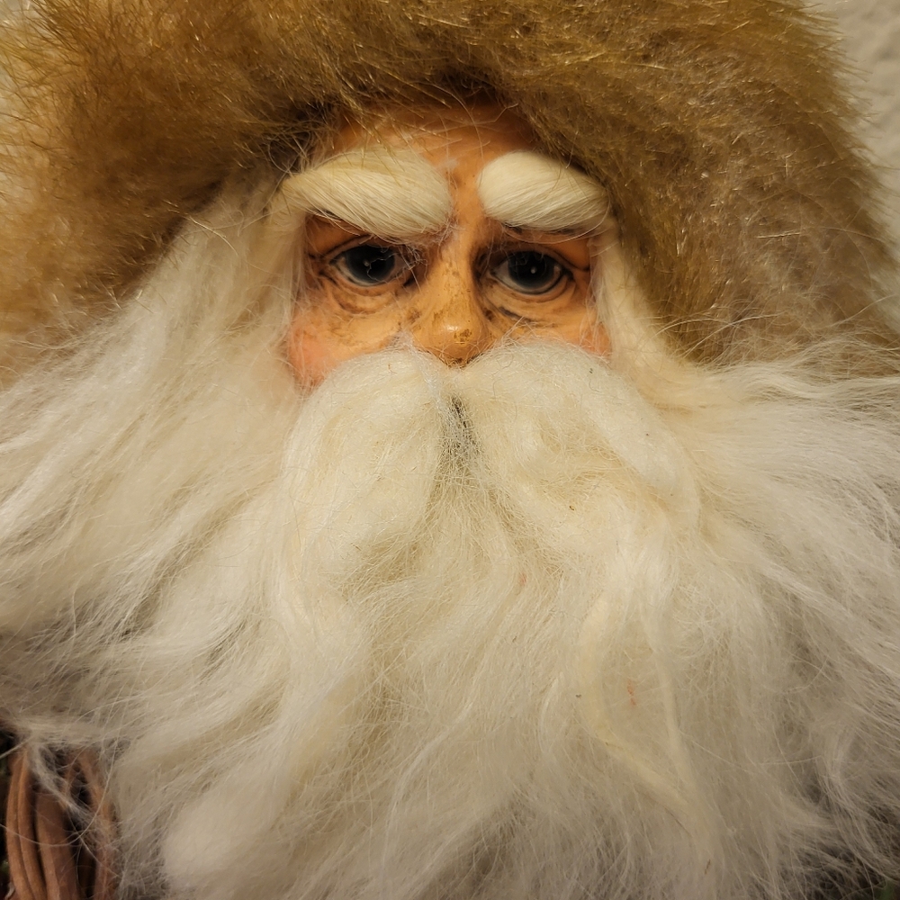 Rustic Santa Claus - Picture 6 of 11